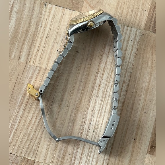 Belair Ladies Watch RARE Vintage Two Tone Bracelet White Dial Date Window - Picture 11 of 17